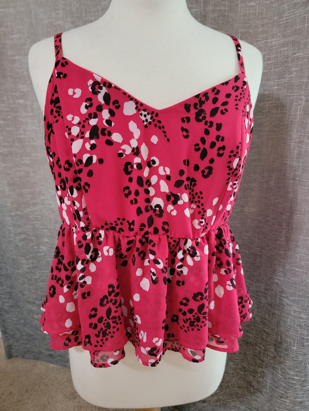 Torrid Hot Pink Black and White Leopard Print Peplum Cami Size 00